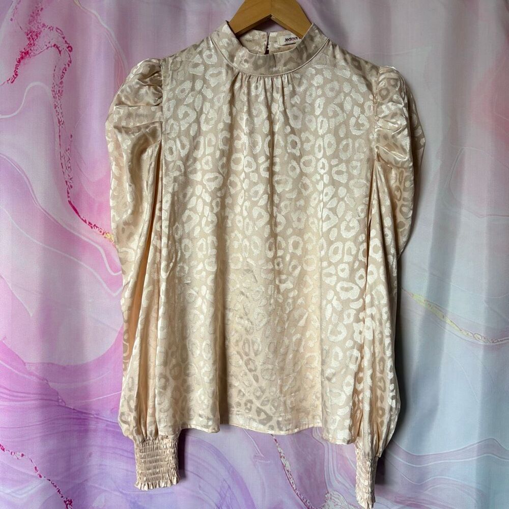 Jealous Tomato S Beige Cream Animal Leopard Cheetah Print Iridescent Blouse